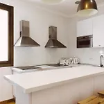 Balmes Private Hostel