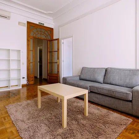 Hostel Balmes Private