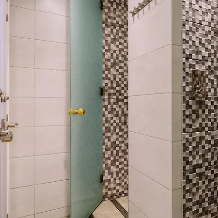 Hostel Balmes Private