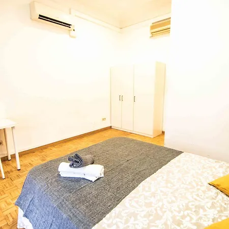 Balmes Private Hostel