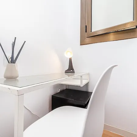 Balmes Private Hostel Barcelona
