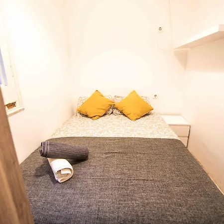 Balmes Private Hostel Barcelona